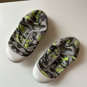 Cat and Jack kids sneakers size 9